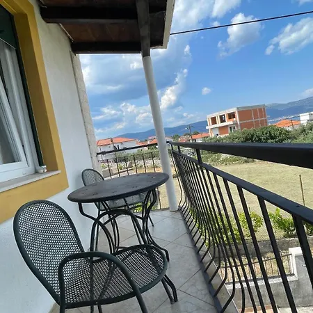Apartment Zdravka Two Balconies Slatine